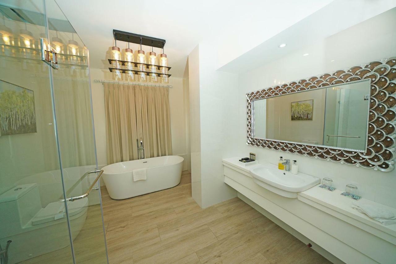 Hotel Carlito Tagaytay Tagaytay City Екстериор снимка