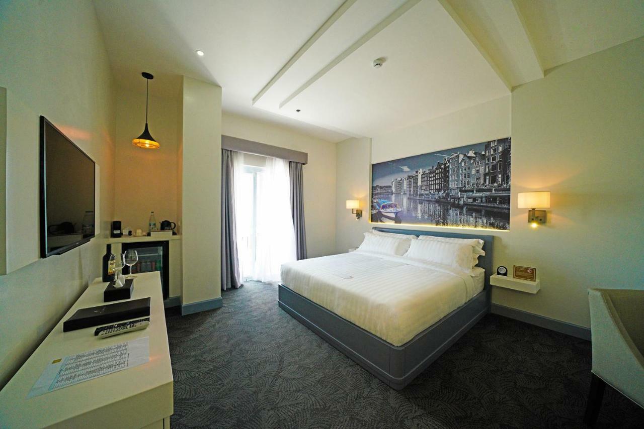 Hotel Carlito Tagaytay Tagaytay City Екстериор снимка