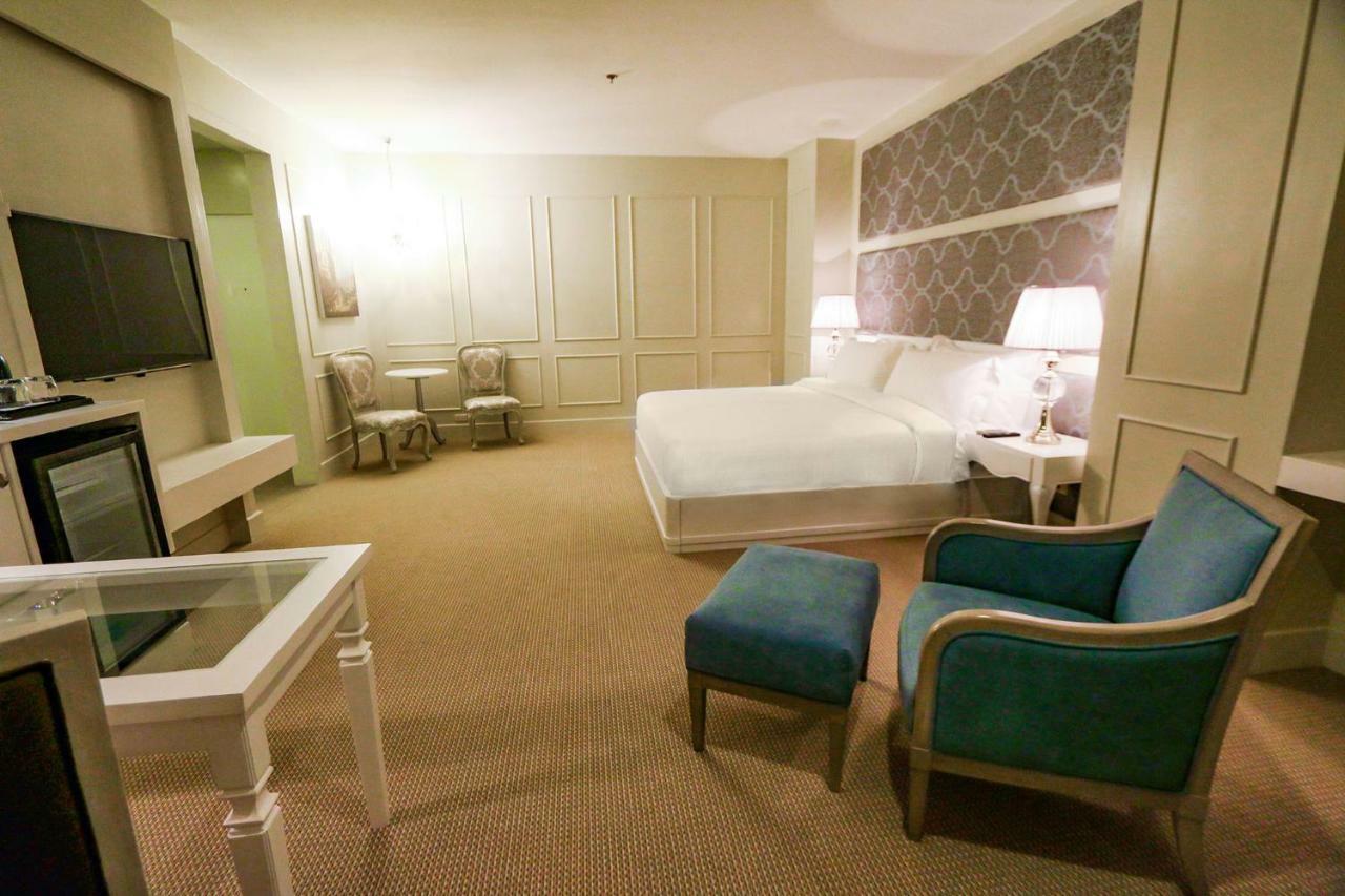 Hotel Carlito Tagaytay Tagaytay City Екстериор снимка